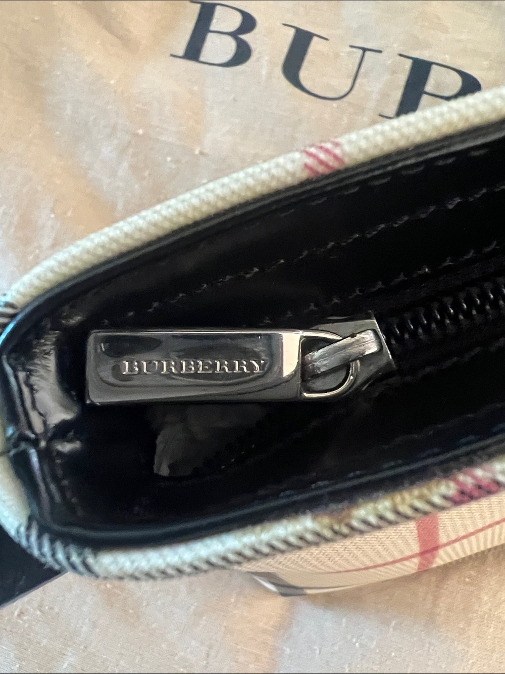 Burberry Beige Nova Check Shoulder Bag with Black Strap - Picture 2 of 8